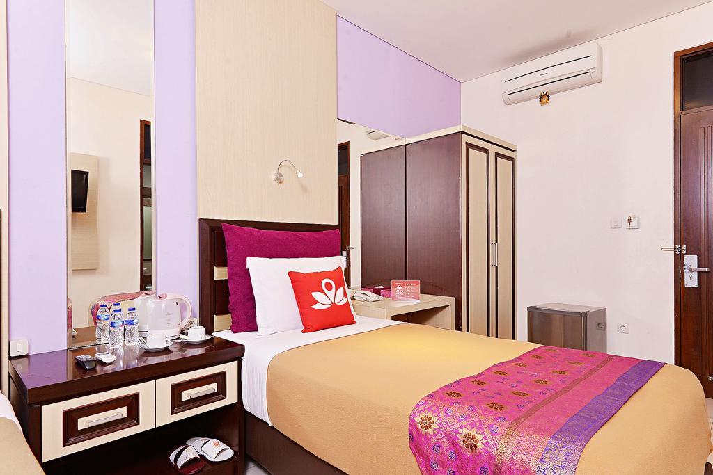 Zen Rooms Riau Natuna Bandung Exterior foto