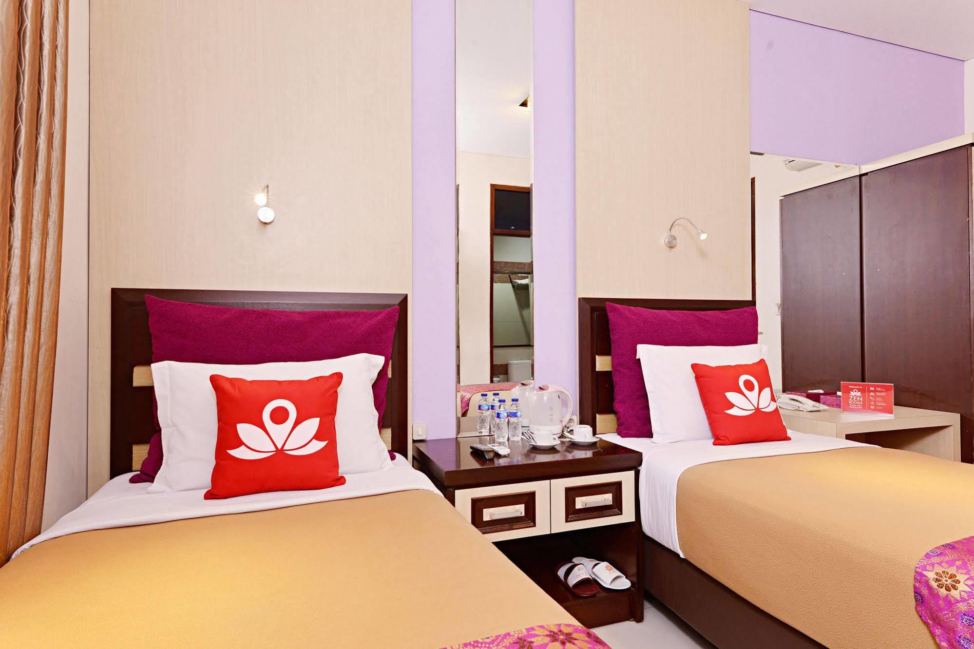 Zen Rooms Riau Natuna Bandung Exterior foto
